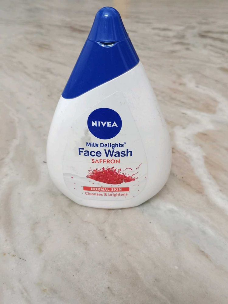 NIVEA Milk Delight Saffron Face Wash