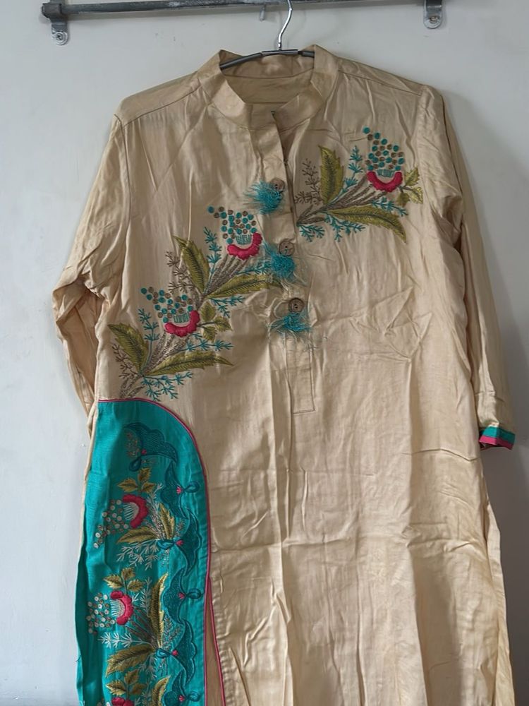 Kolkata Embroidered Kurta