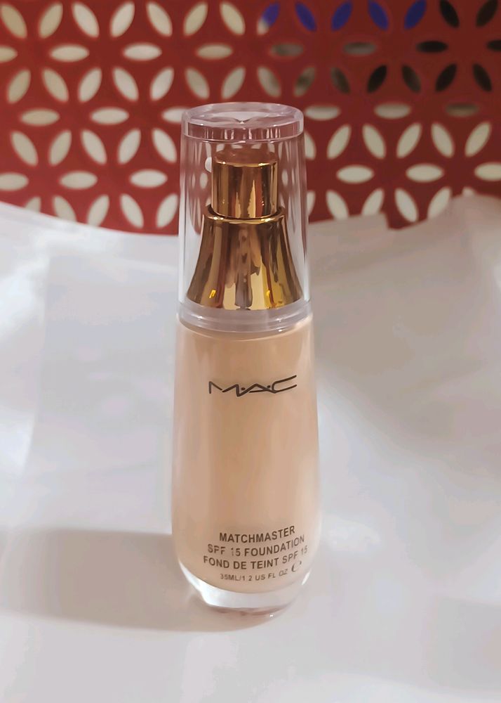 COMBO OF MAC HD Foundations NC20 &amp; NC40 Shades