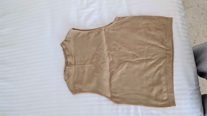 Ribbed Sleeveless Top
