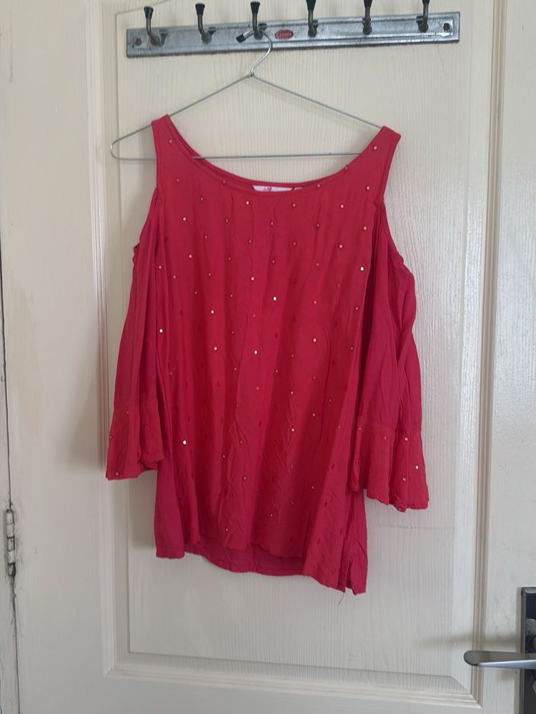 Chic Cold Shoulder Top