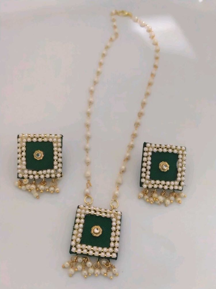 Febric Necklace Set
