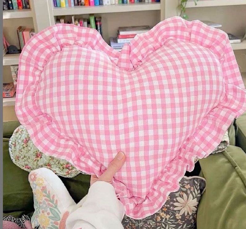 Heart Pillow♥️🌸🌷