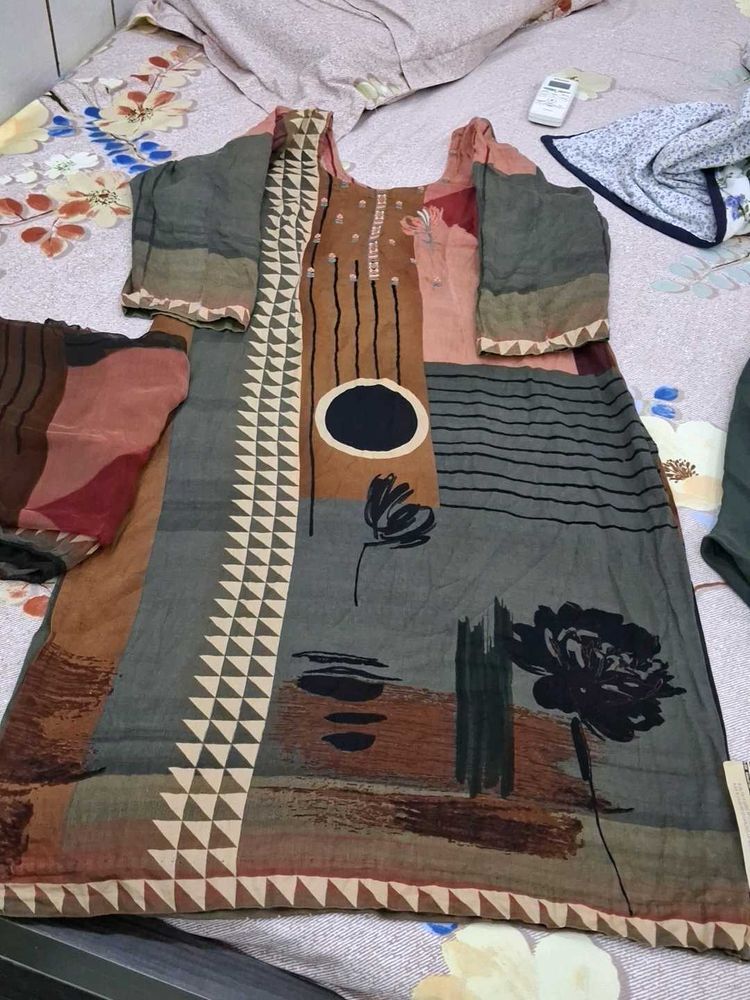 Stylish Printed  Suit With Plazoo AND Pure Dupatta