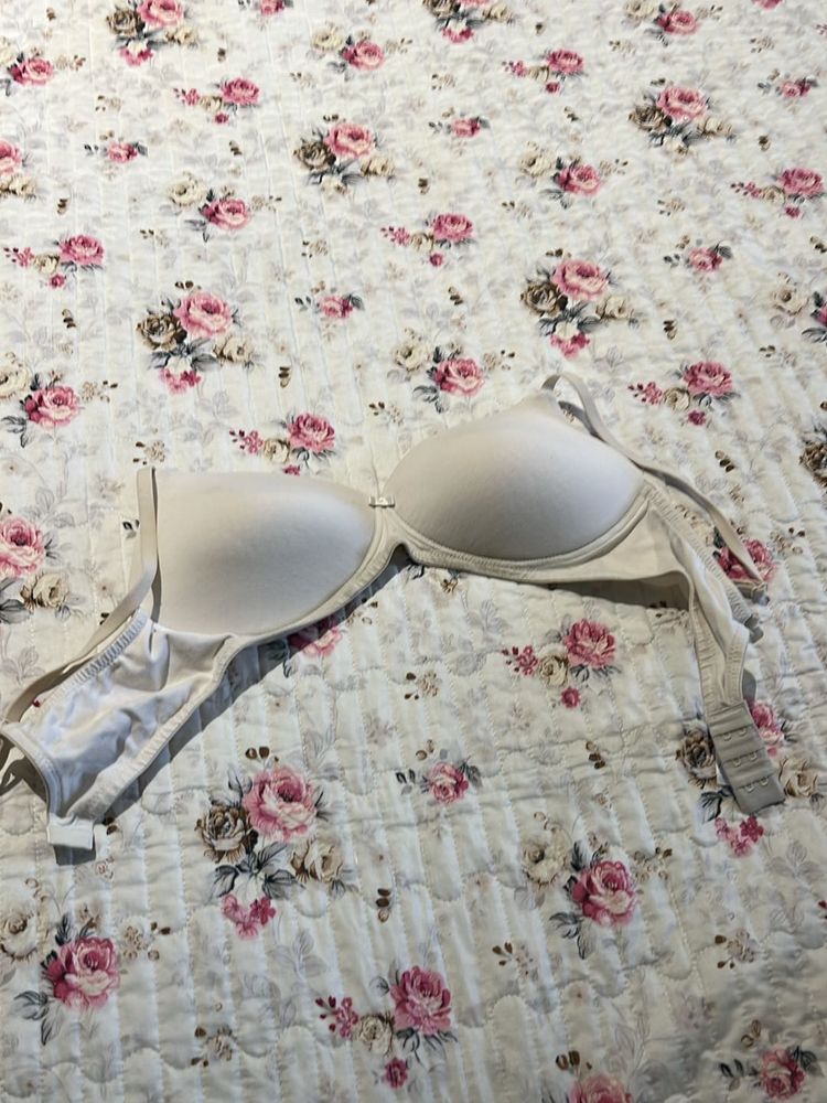 White Bra Without Underwire