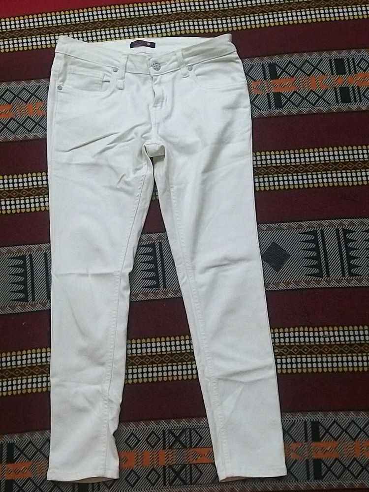 Classic White Slim Fit Denim Jeans