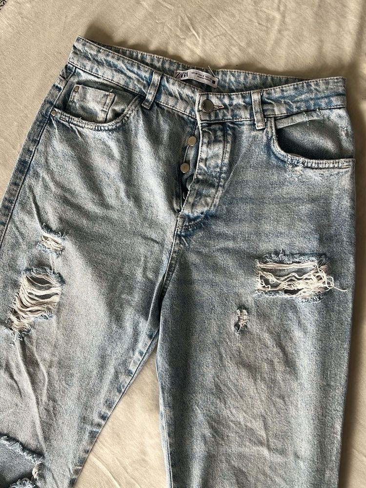 Zara Ripped mom Jeans