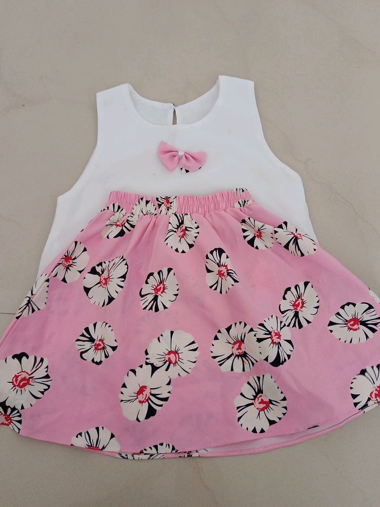 Girls Top And Skirt Set.