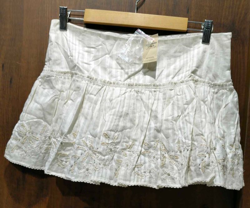 Abercrombie &amp; Fitch_Pleated Vintage Mini Skirt