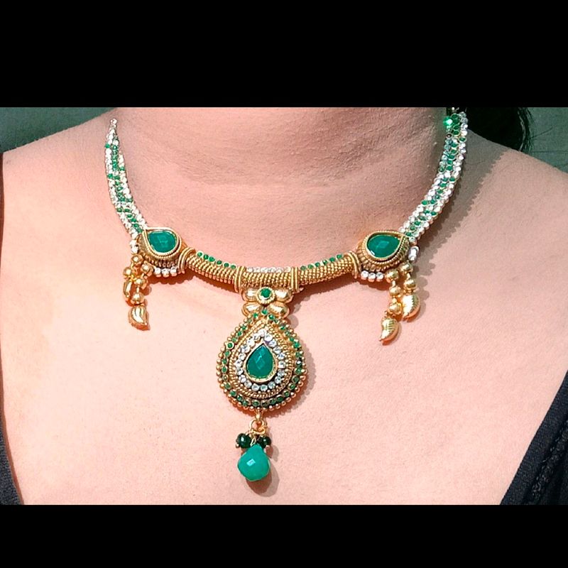 Emerald Green Diamond Necklace Set