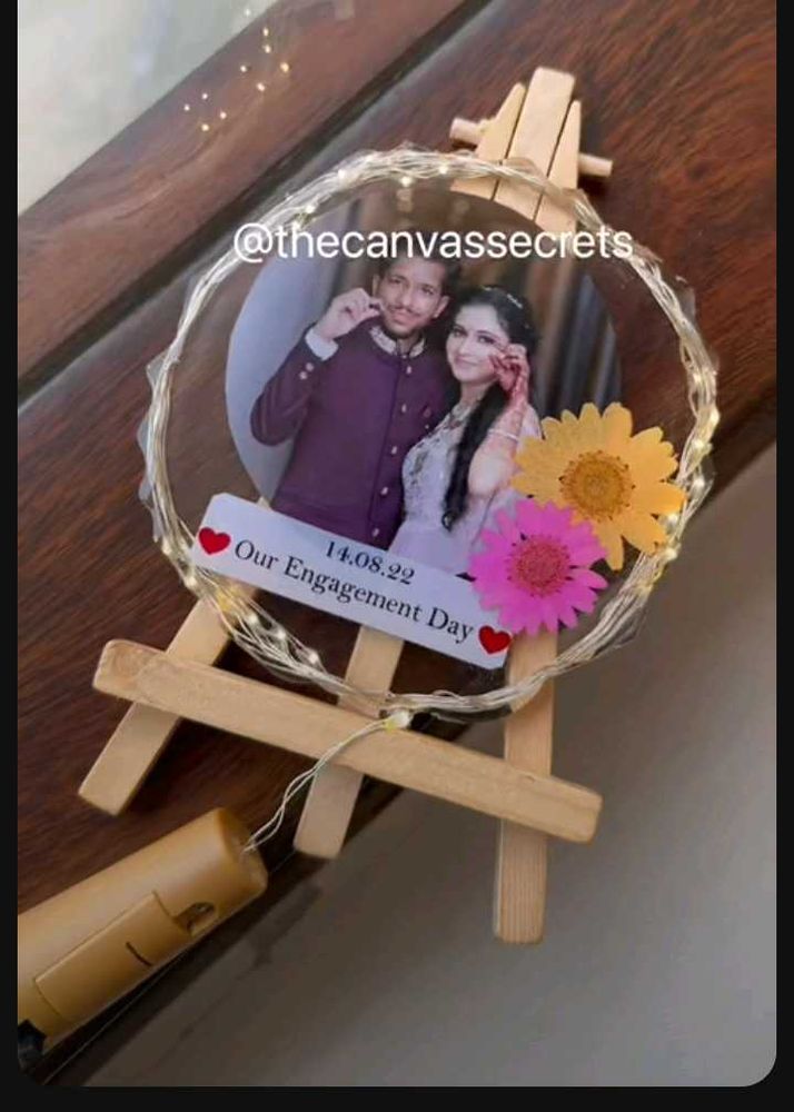 Resin Frame 4&#34; With Stand And Light