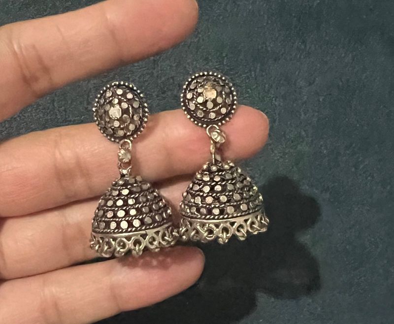 Pair Of Jhumkas