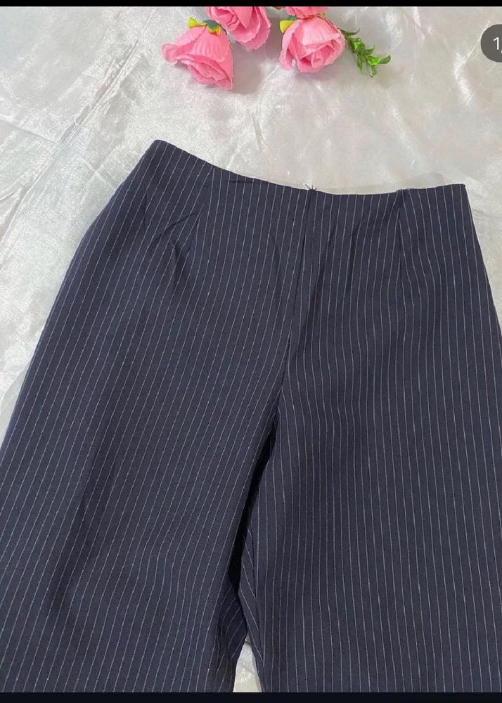 Pinstripe Wide Leg Cropped Pants