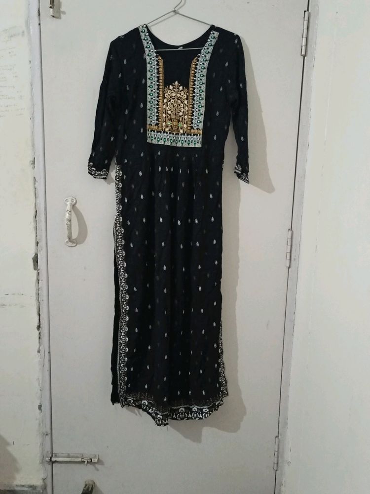Very Beautiful Black Kurti With Neck Design