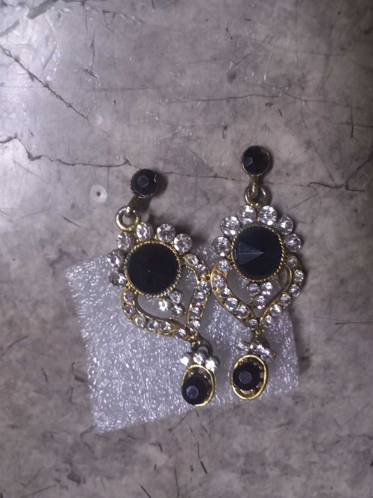 Elegant Black Stone Drop Earrings