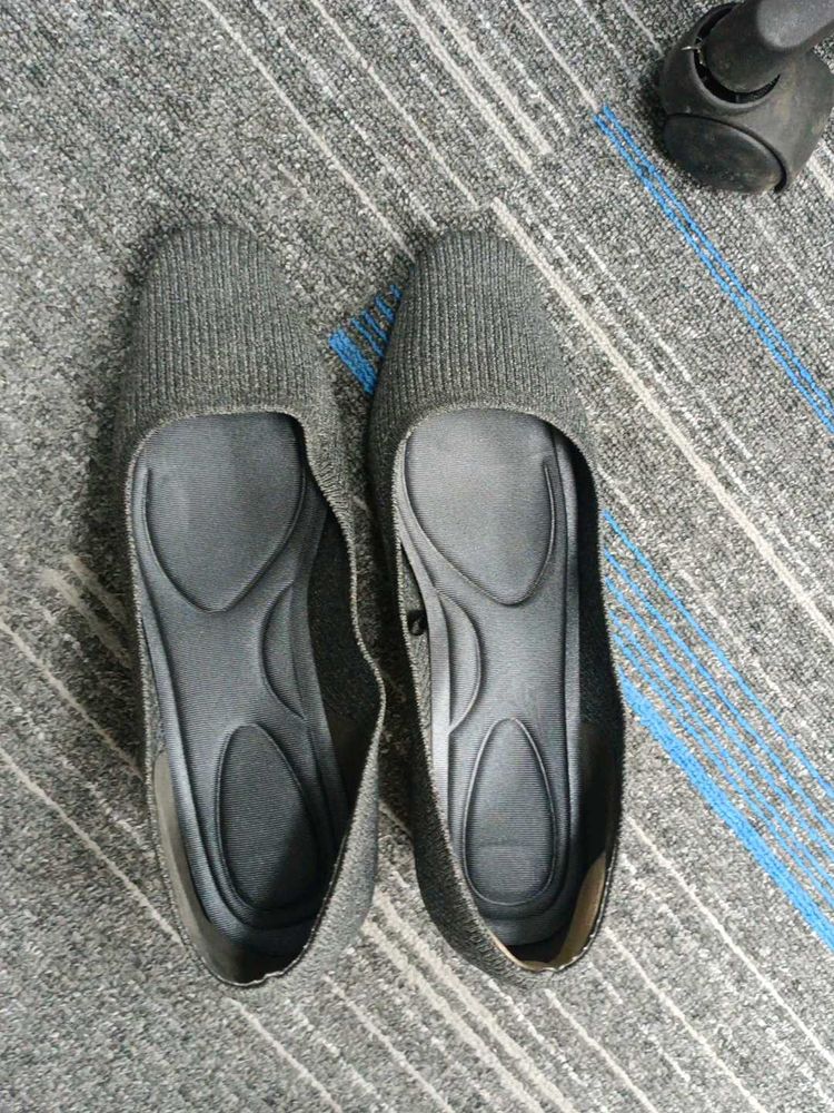 Grey Ribbed Round Toe Heels