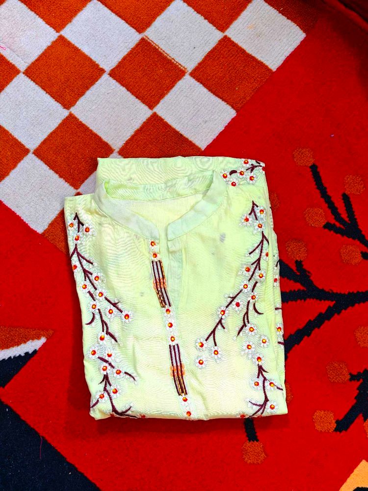 Elegant Embroidered Kurta and Net Dupatta