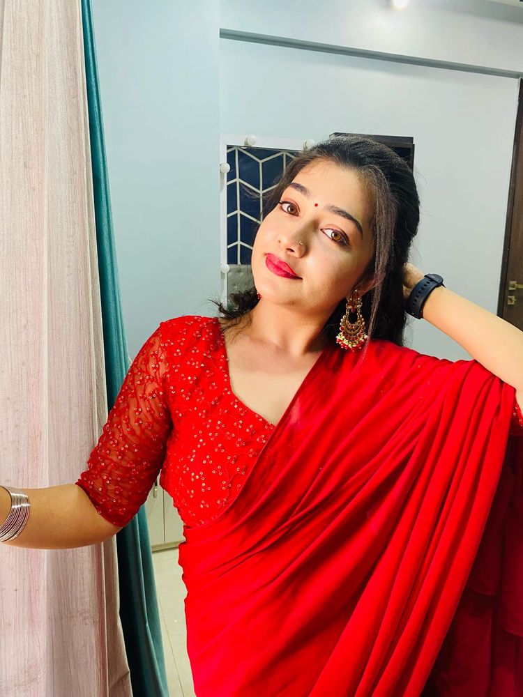 Elegant Red Saree With Stitched Blouse ( Padded)