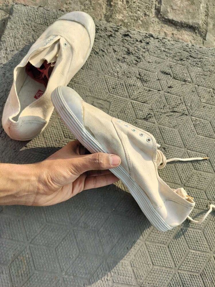 WHITE SNEAKERS