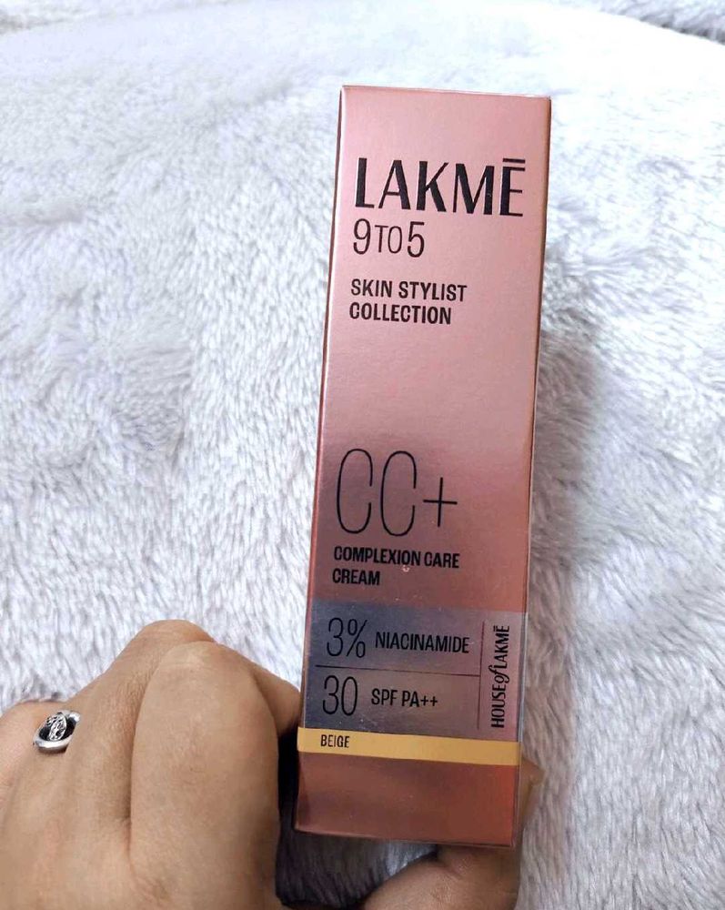 Lakme 9 to 5 CC Cream Beige with 3% Niacinamide Co