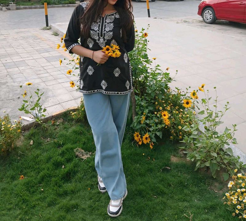Embroidered Chickenkari Kurta