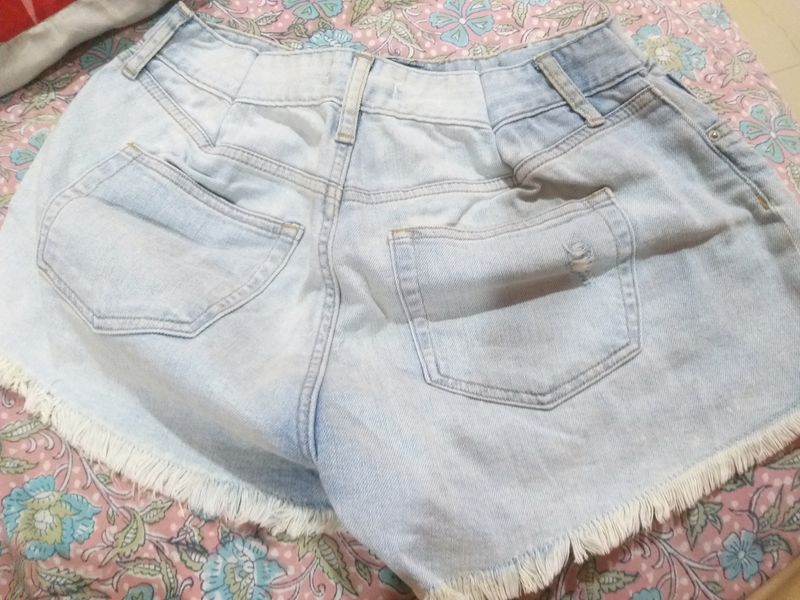 SUMMER COLLECTION- H &amp; M SHORTS