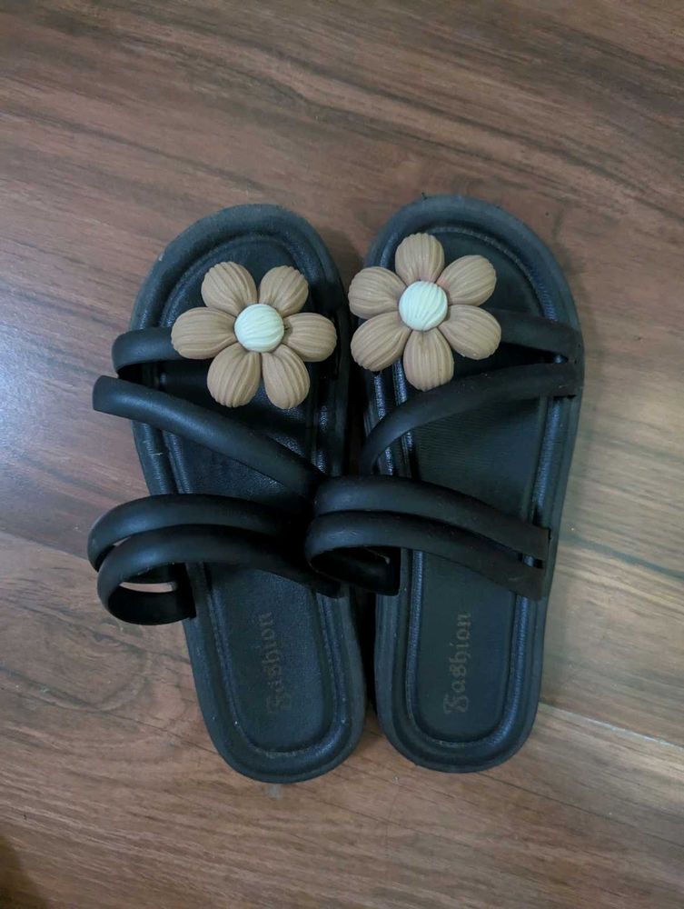 Pinteresty Sandal In Black