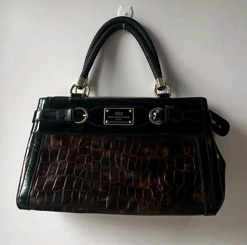 Balenciaga ( Authentic)