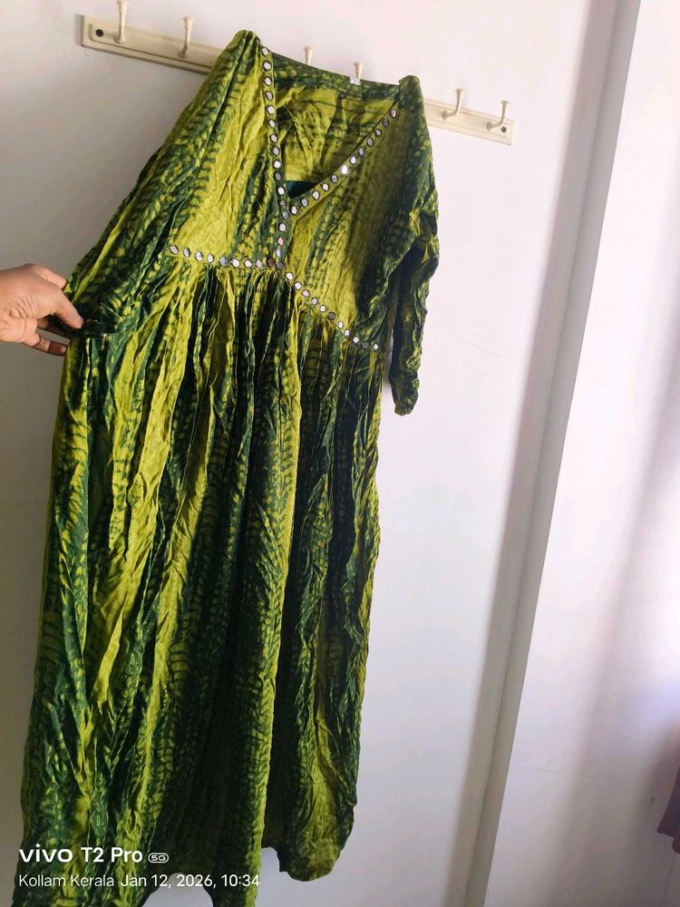 Green Tie-Dye Mirror Work Kurta