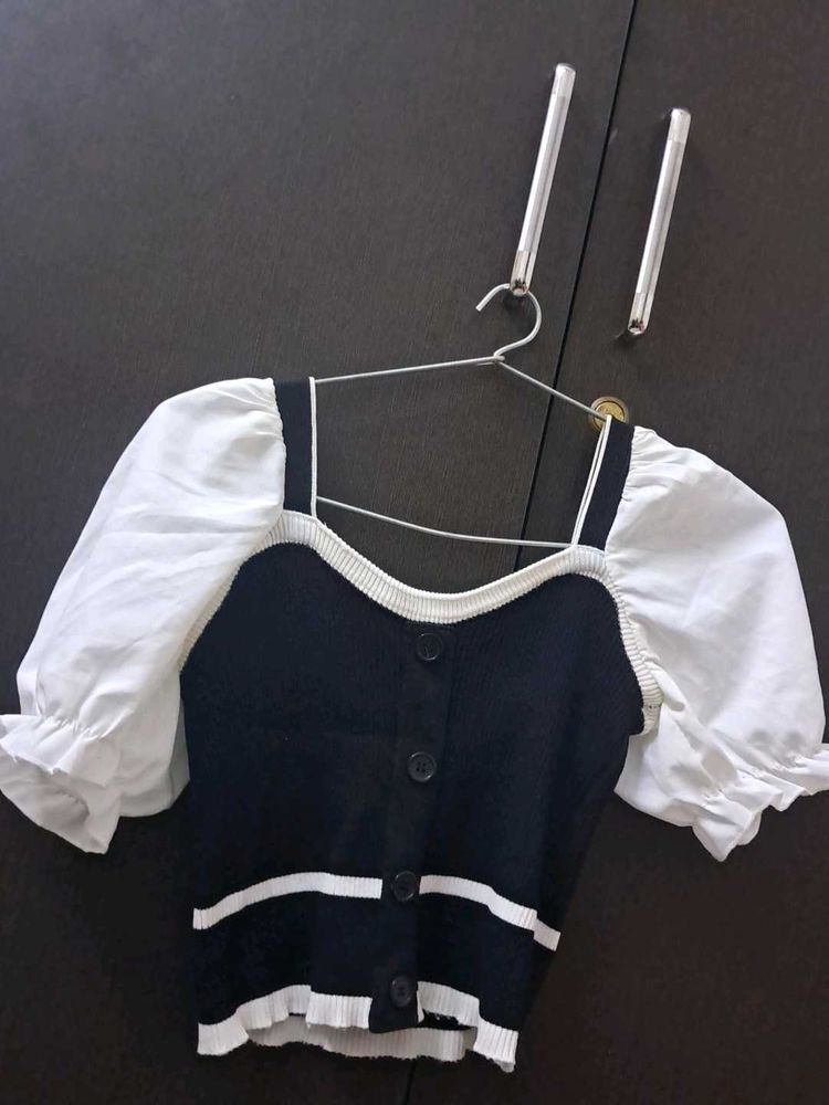 Chic Black &amp; White Puff Sleeve Top
