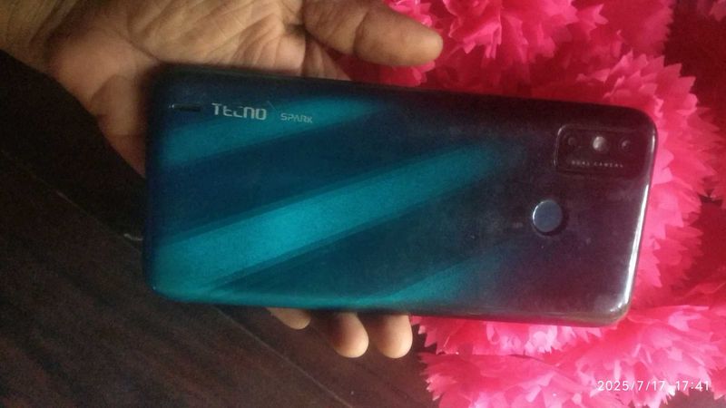 Tecno Spark