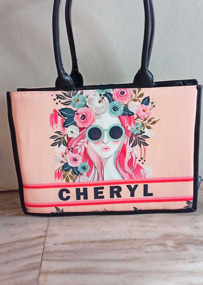 SALE 🆕Cheryl Graphic Handbag