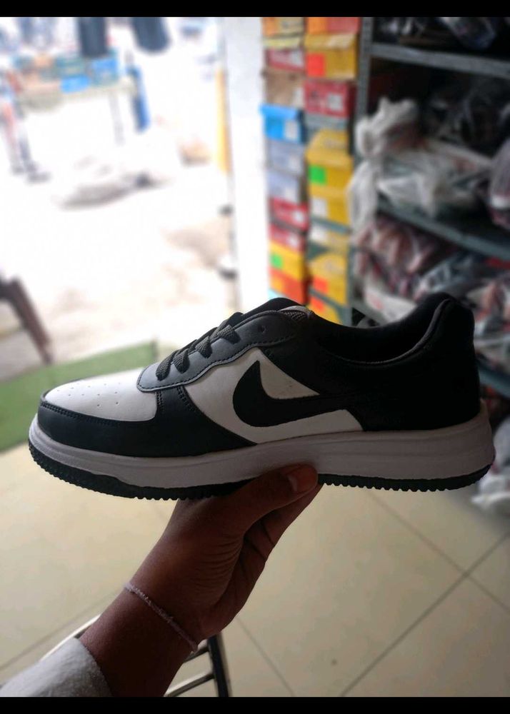 Black and White Fashion Sneakers