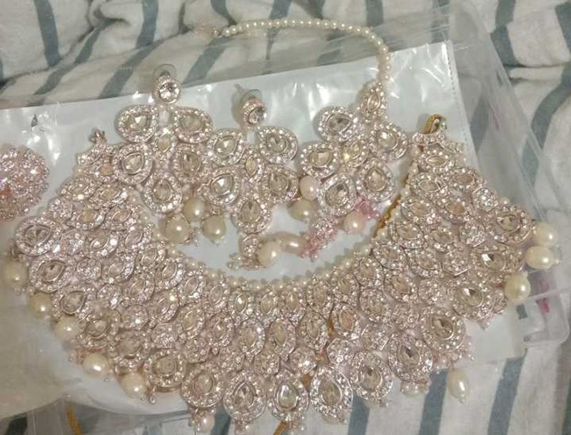 Elegant Indian Jewelry Set