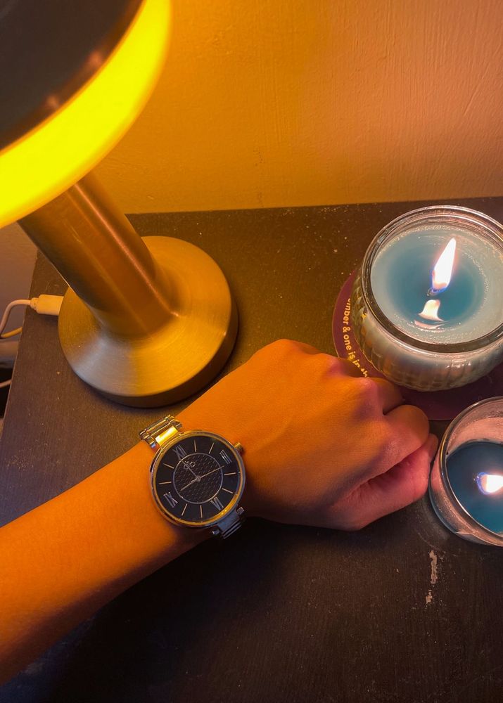 Dressberry radial watch