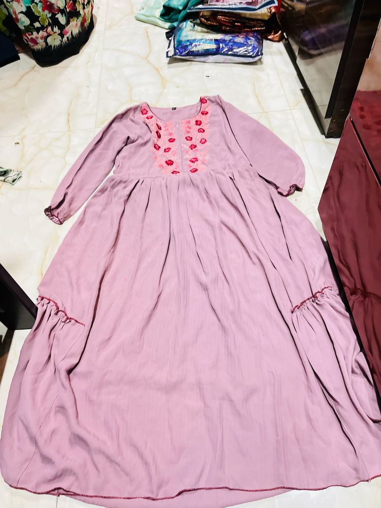 Elegant Embroidered Kurta