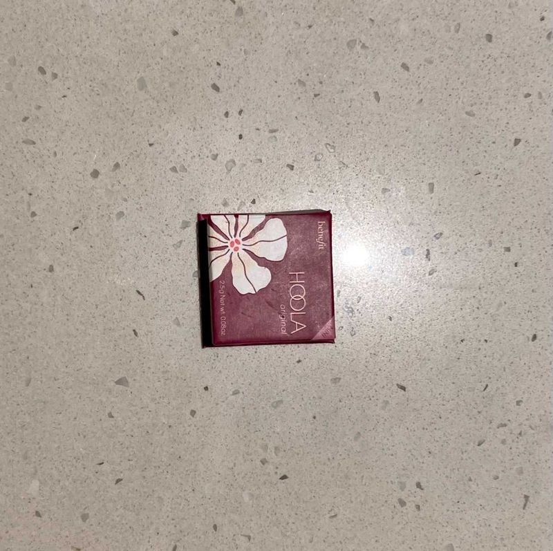 Benefit Bronzer shade-hoola original