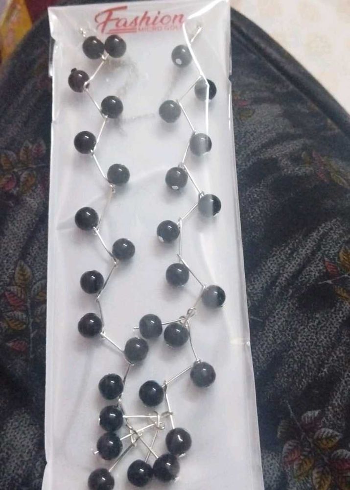 Black Zigzag Chain