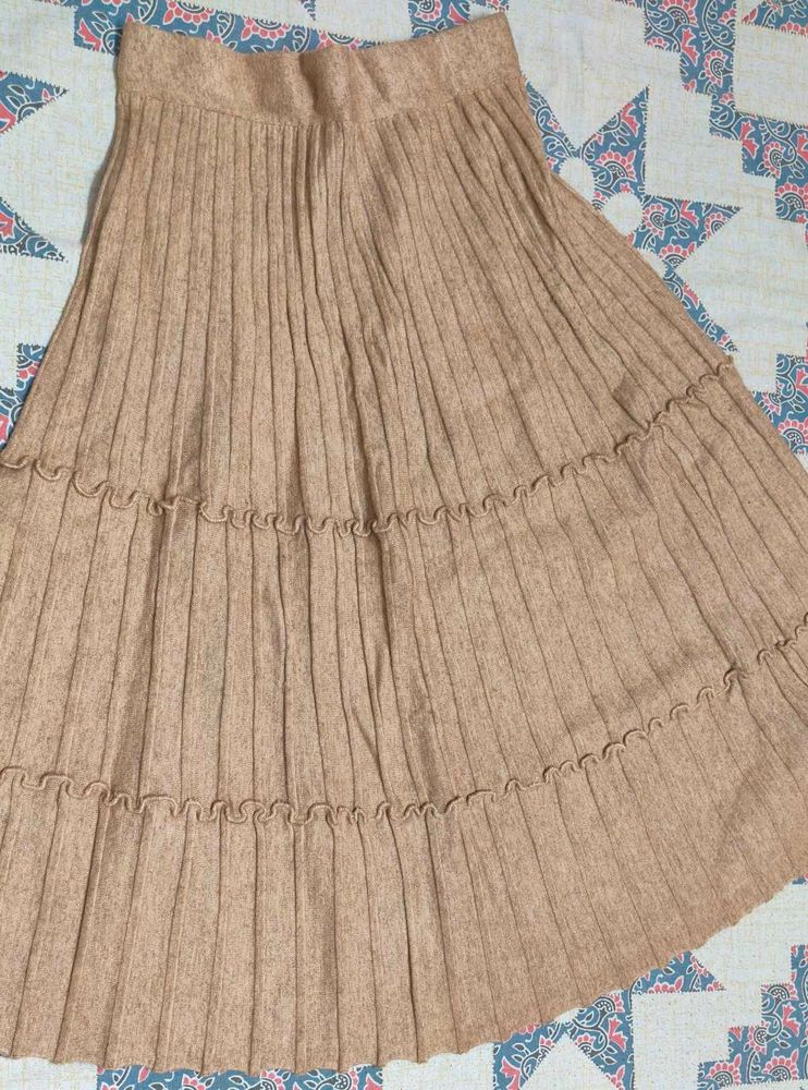 Tiered woollen middi Skirt🪩