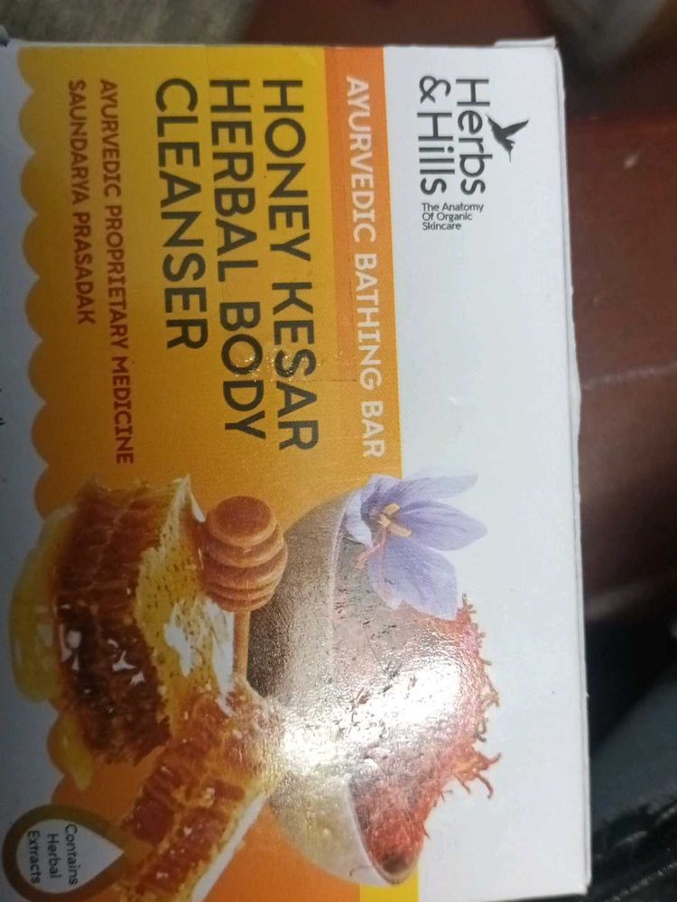 Herbs &amp; Hills Honey Kesar Body Cleanser