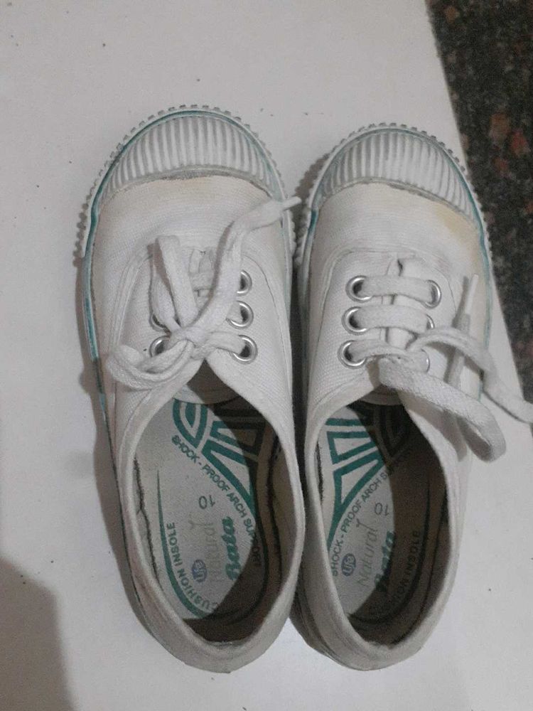 White Canvas Tennis Shoes