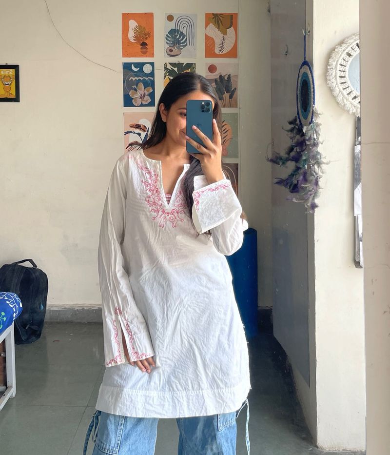 White Kurti
