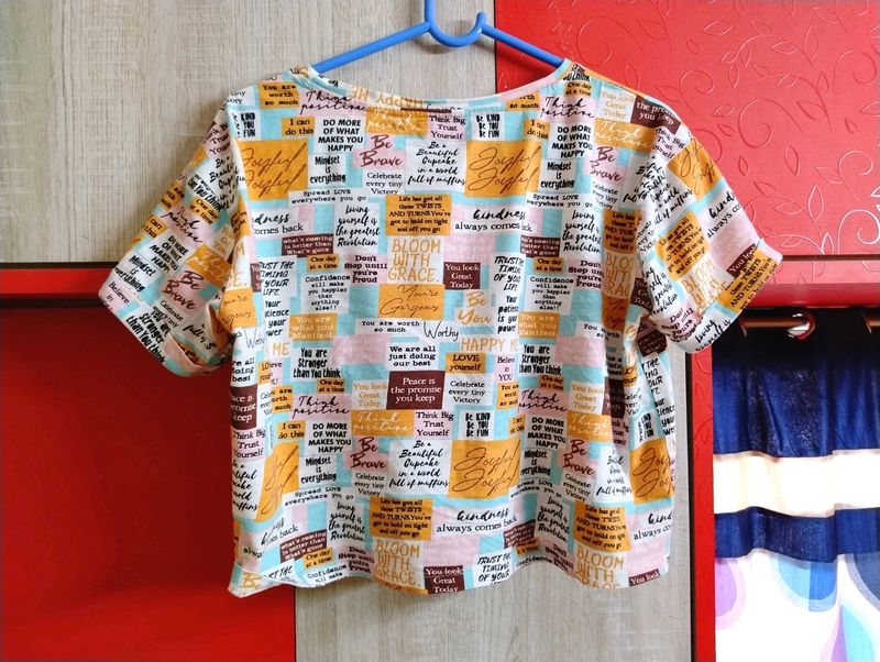 Max Funky Crop Tshirt. Excellent Condition