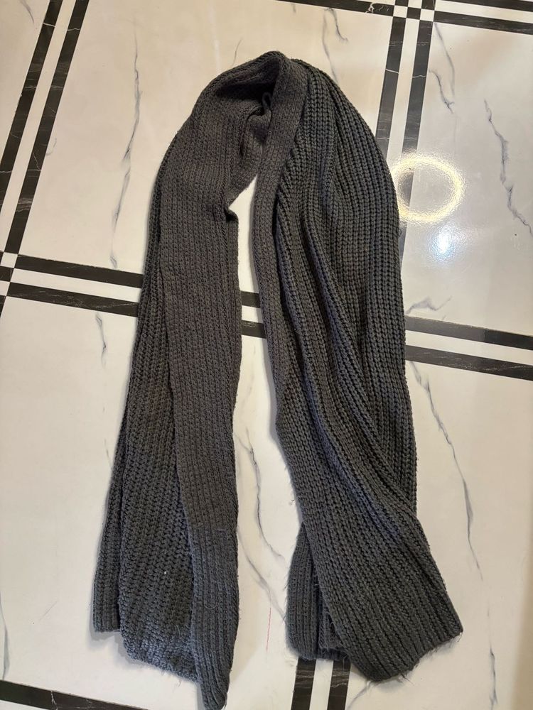 Cozy Gray Knit Scarf