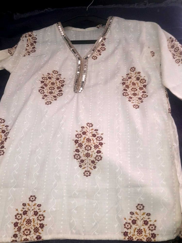 Women Fashionable  White Kurti With Brown Motiffs