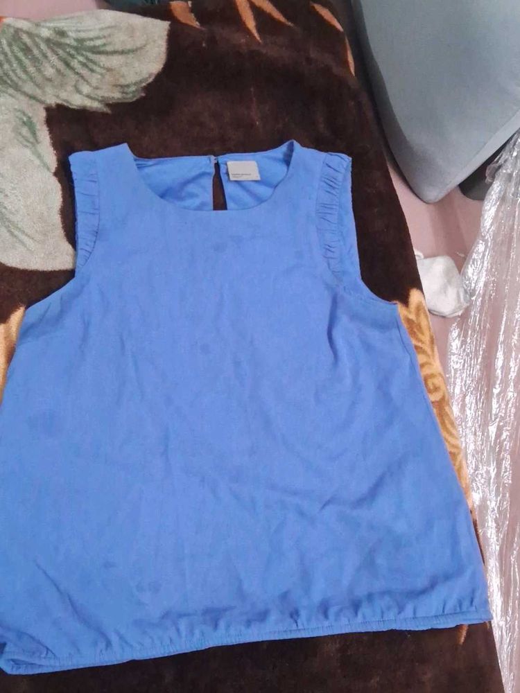 Nice Top, Doesn&#39;t Fit Me Any More
