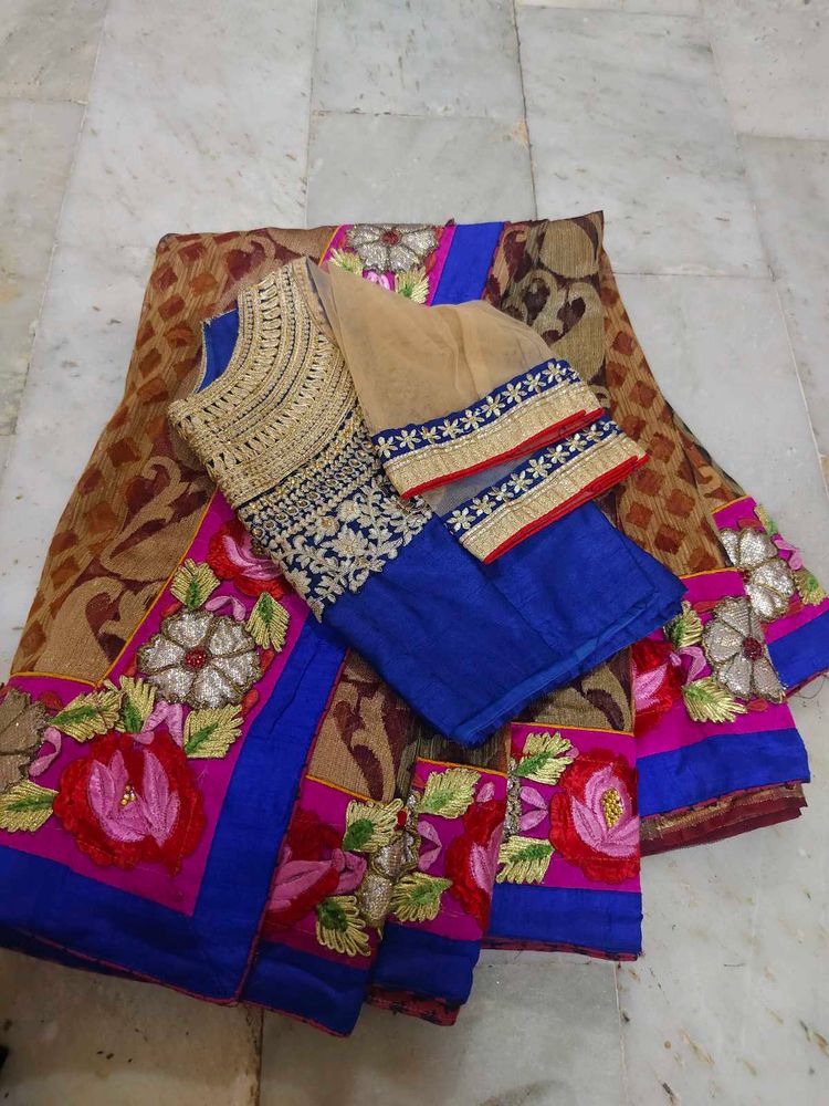 flower 🌹 border heavy saree with blouse