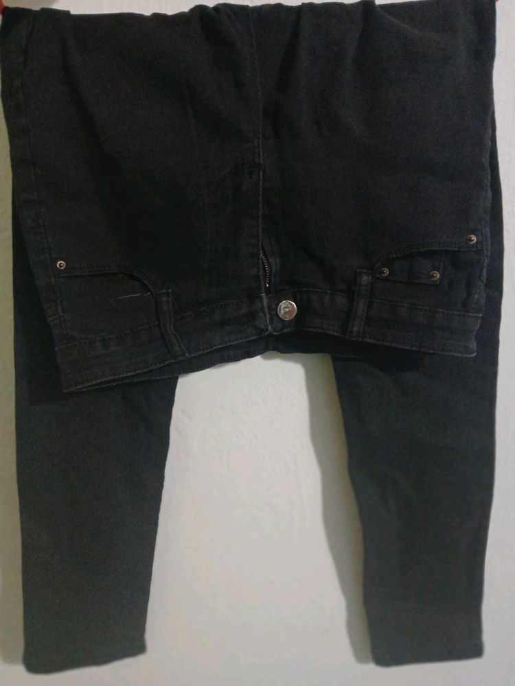 Black Straight Fit Jeans