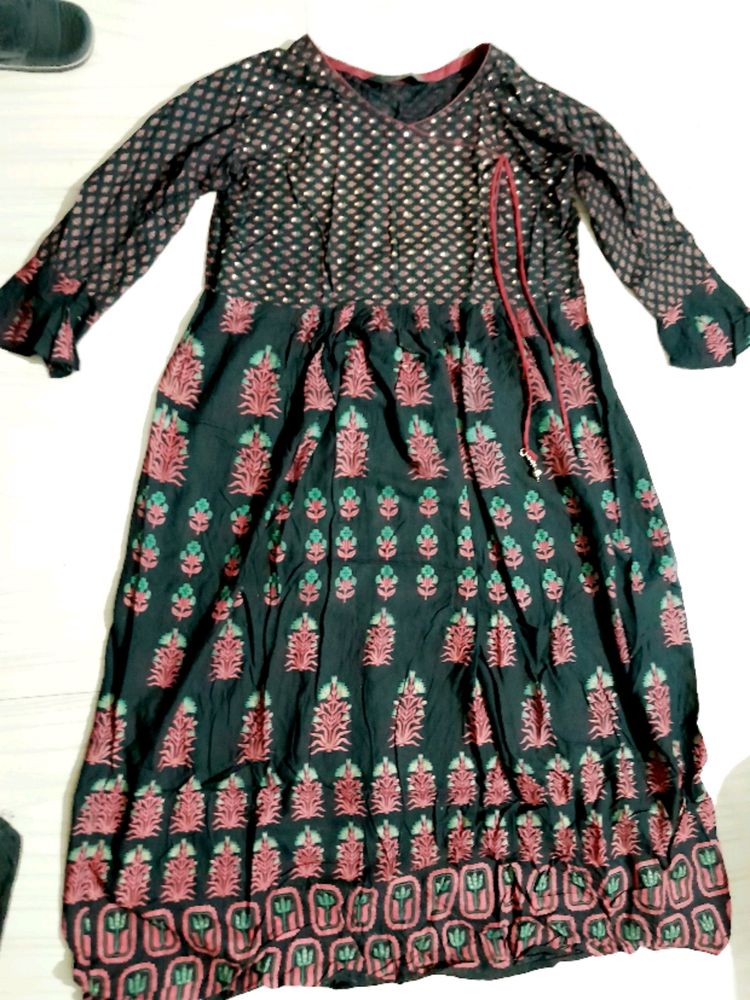 It Can Wear As A Gown, Frock suit