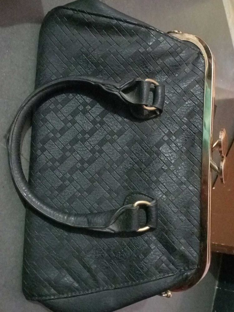 Beautiful Hand Bag Complete New Bg